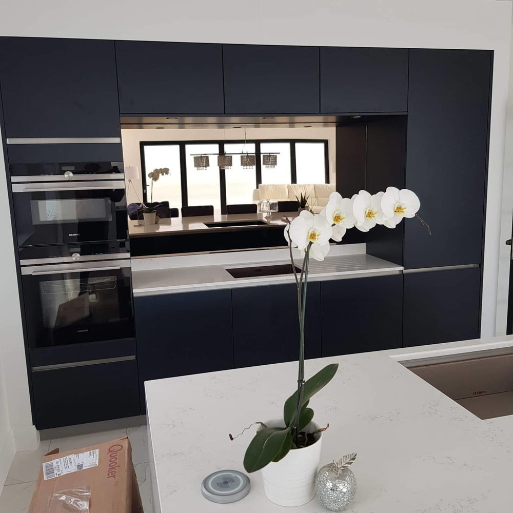 Bronze mirror splashbacks